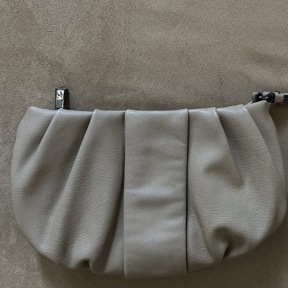 Vera Wang Wristlet - Picture 2 of 5